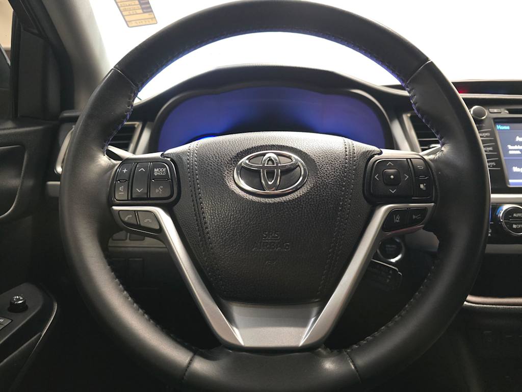 Thumbnail: 2019 Toyota Highlander - 13