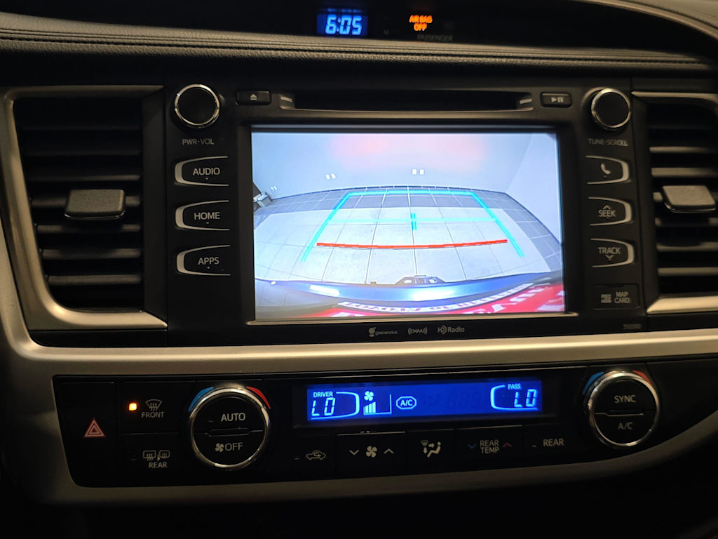 Thumbnail: 2019 Toyota Highlander - 16