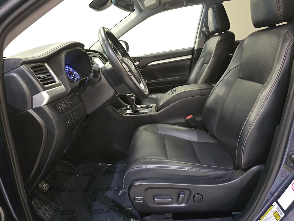 Thumbnail: 2019 Toyota Highlander - 11