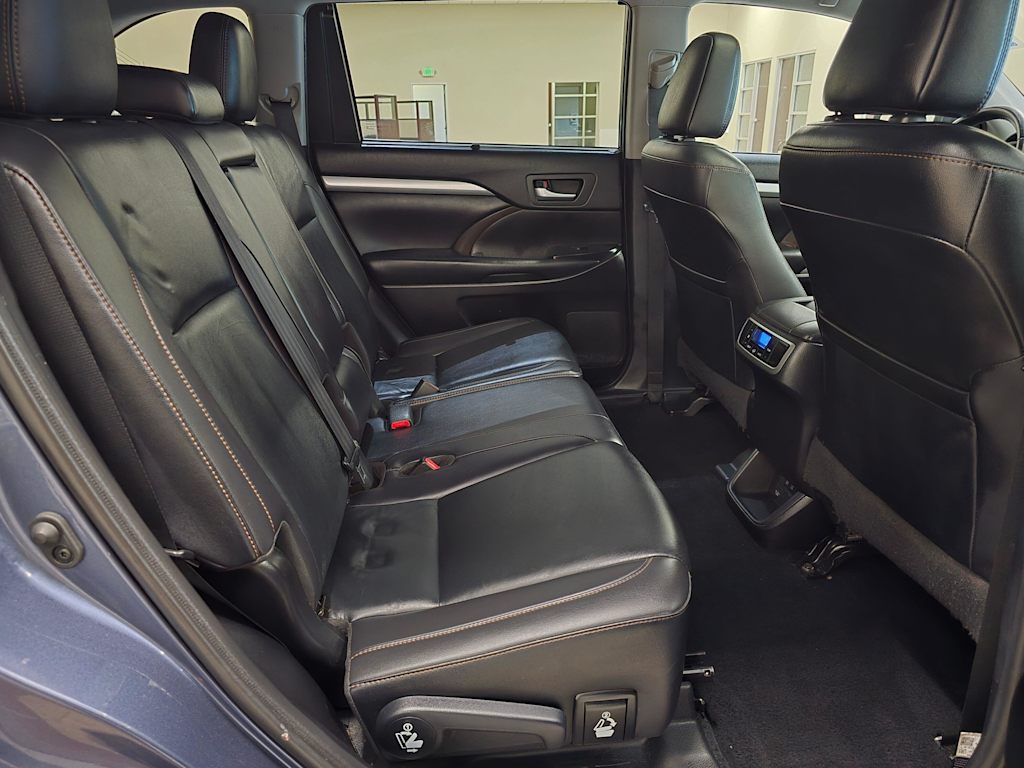 Thumbnail: 2019 Toyota Highlander - 31
