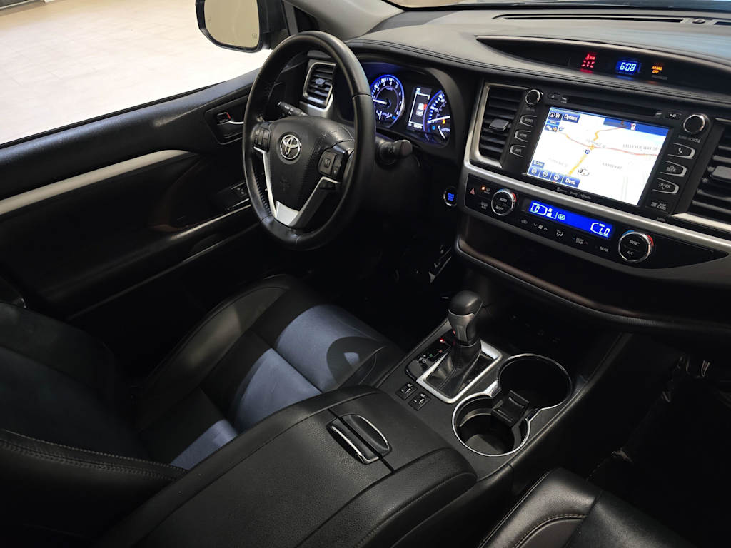 Thumbnail: 2019 Toyota Highlander - 34