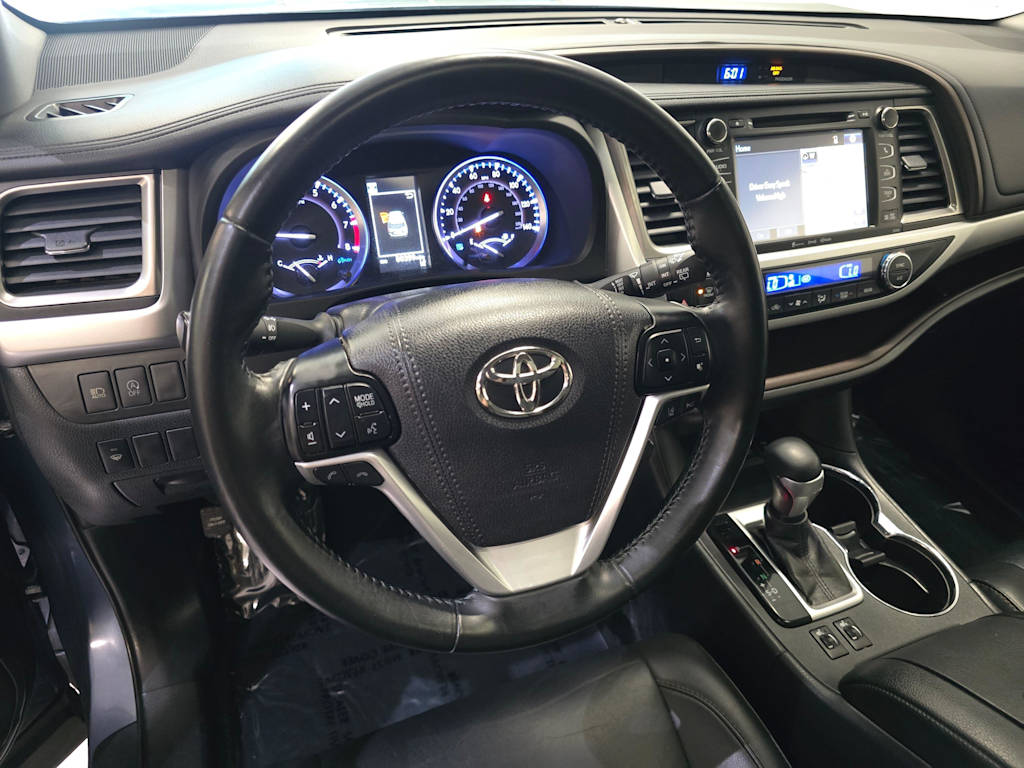 Thumbnail: 2019 Toyota Highlander - 2