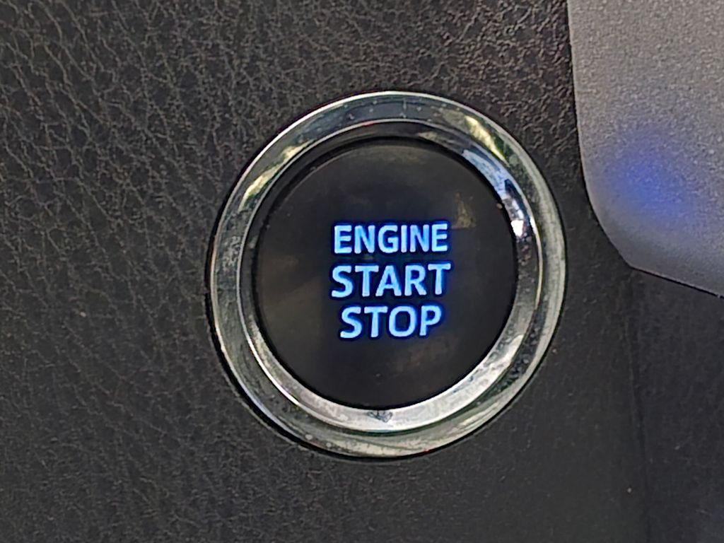 Thumbnail: 2019 Toyota Highlander - 26
