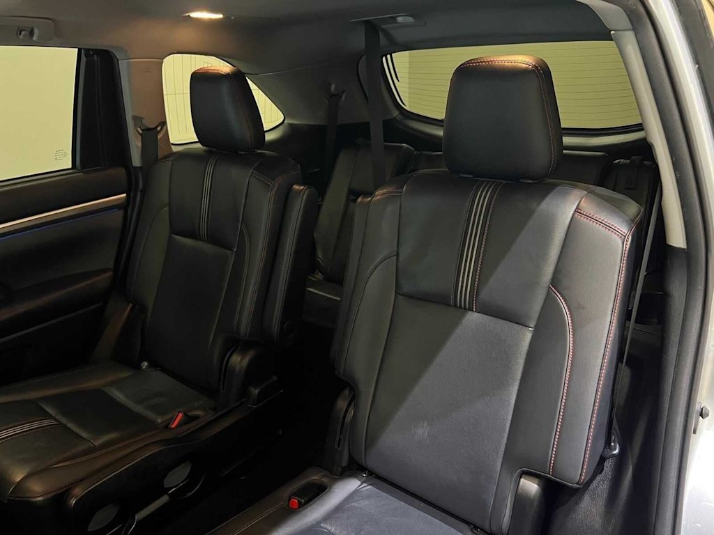 Thumbnail: 2019 Toyota Highlander - 21