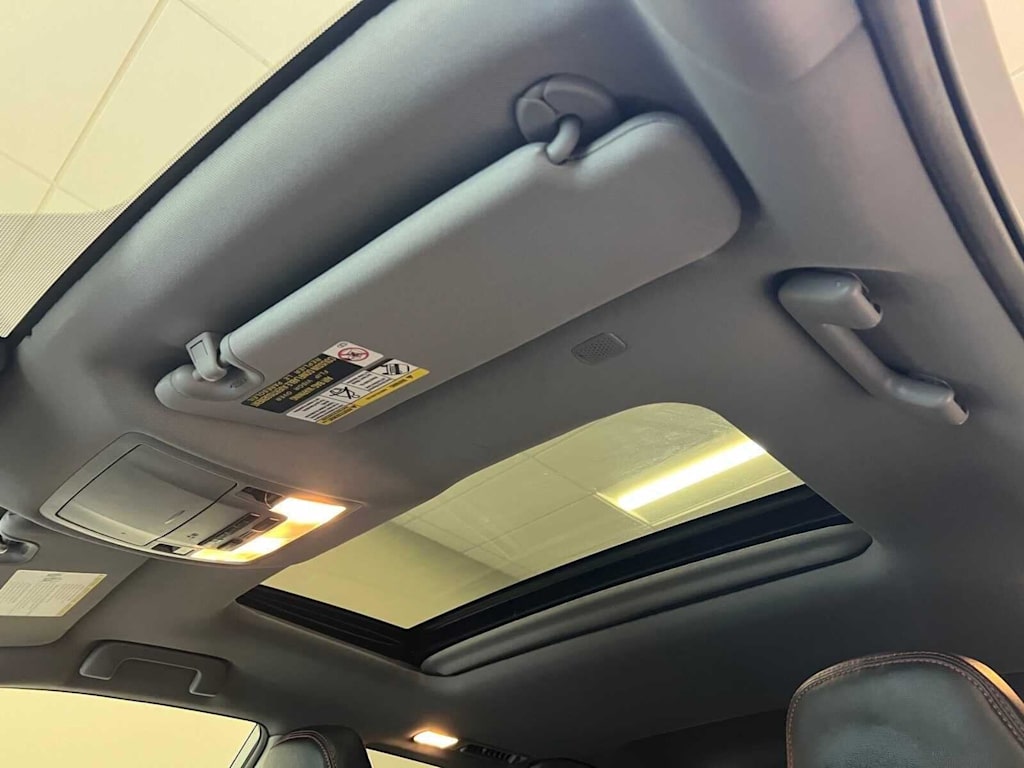 Thumbnail: 2019 Toyota Highlander - 23