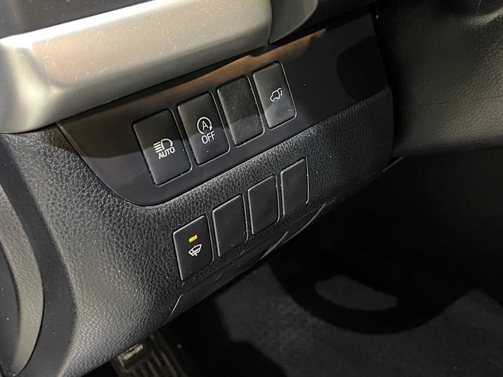 Thumbnail: 2019 Toyota Highlander - 22