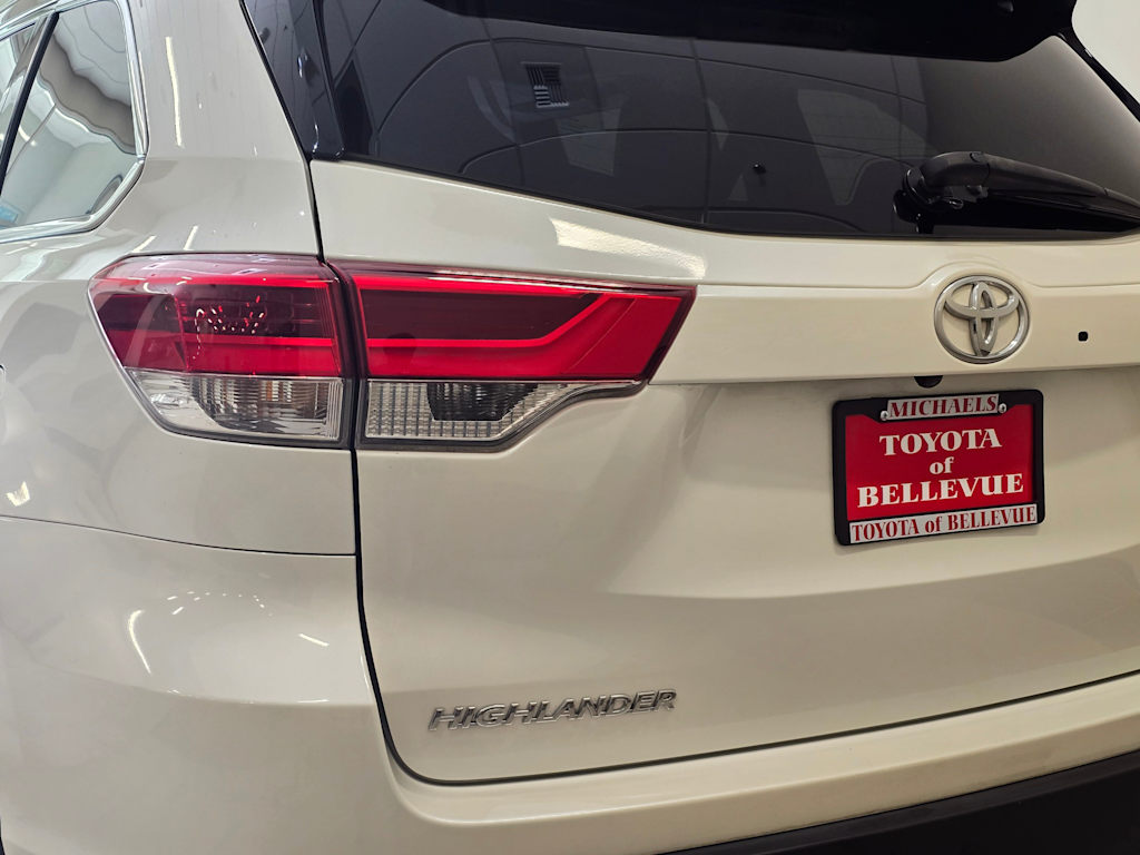 Thumbnail: 2018 Toyota Highlander - 21