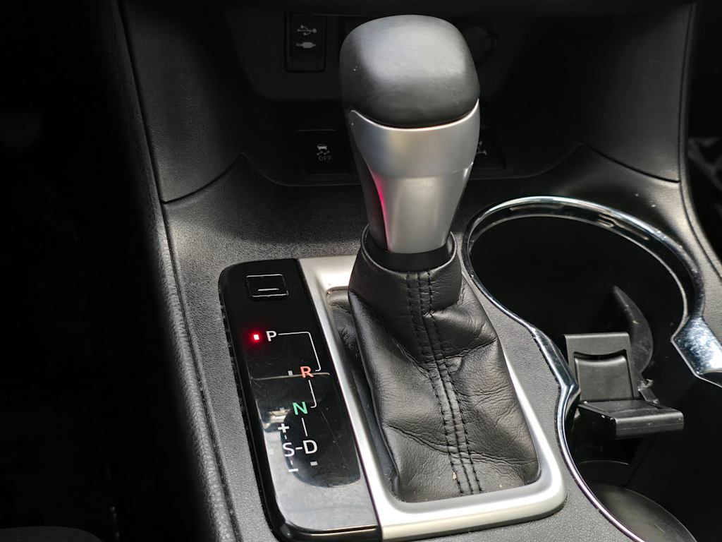 Thumbnail: 2018 Toyota Highlander - 16