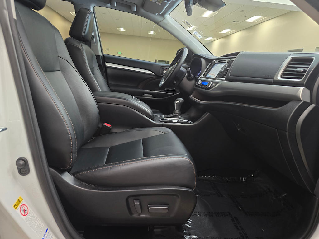Thumbnail: 2018 Toyota Highlander - 11