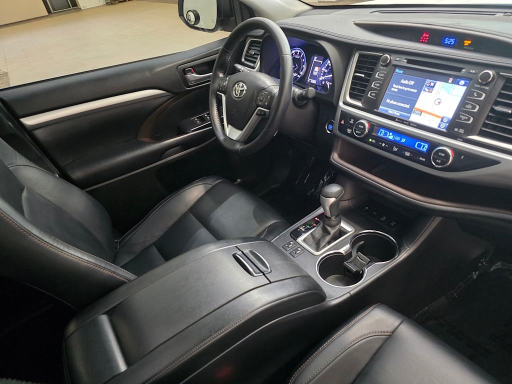 Thumbnail: 2018 Toyota Highlander - 34