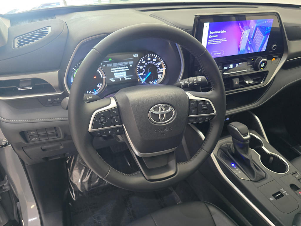 Thumbnail: 2025 Toyota Highlander - 2