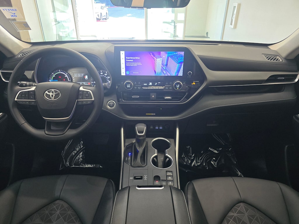 Thumbnail: 2025 Toyota Highlander - 10