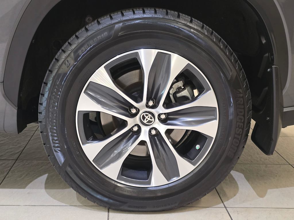 Thumbnail: 2023 Toyota Highlander - 8