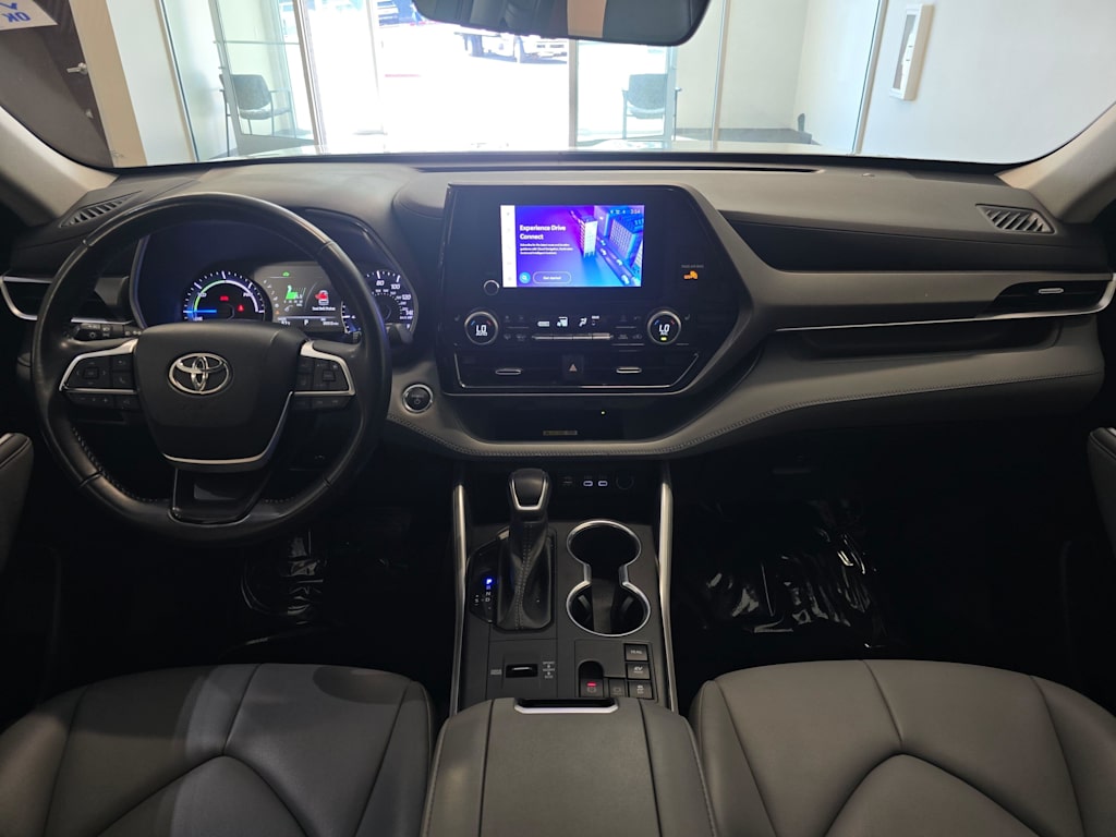 Thumbnail: 2023 Toyota Highlander - 10
