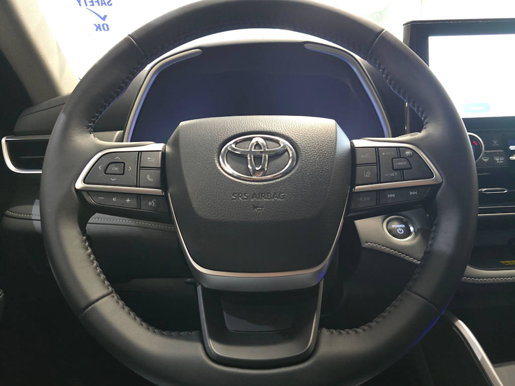 Thumbnail: 2025 Toyota Highlander - 13