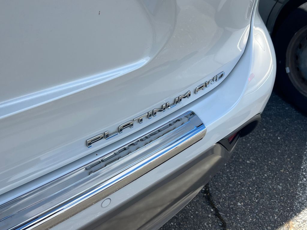 Thumbnail: 2023 Toyota Highlander - 5