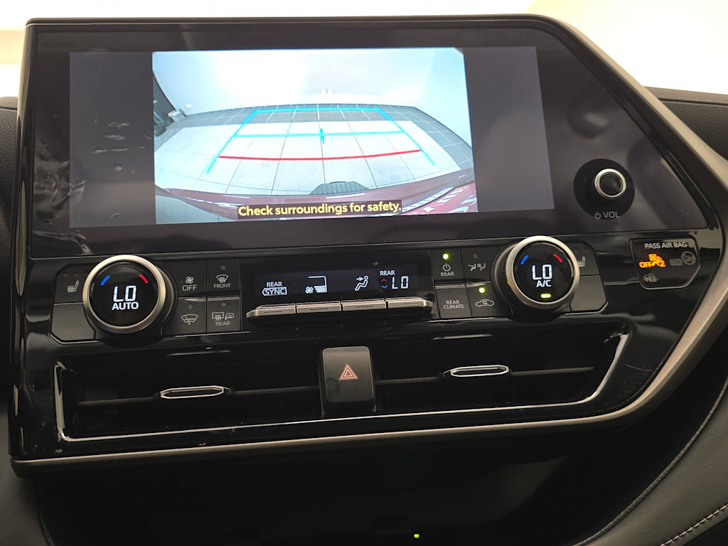 Thumbnail: 2024 Toyota Highlander - 16
