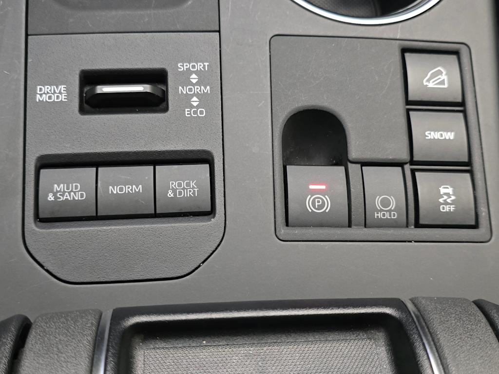 Thumbnail: 2024 Toyota Highlander - 23