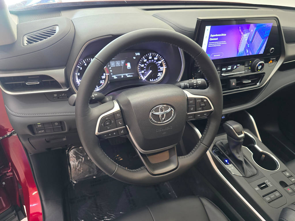Thumbnail: 2024 Toyota Highlander - 2