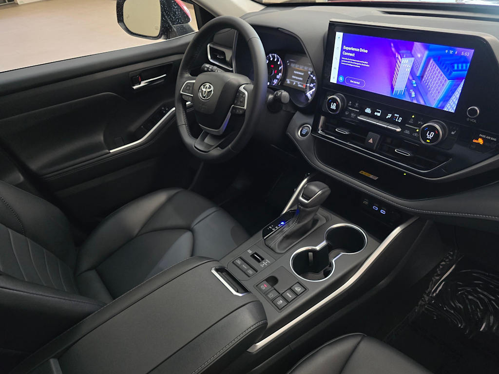 Thumbnail: 2024 Toyota Highlander - 15