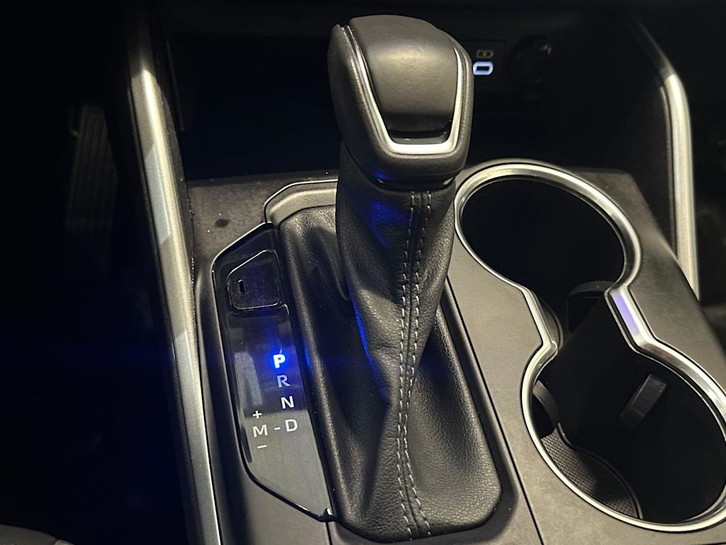 Thumbnail: 2023 Toyota Highlander - 16