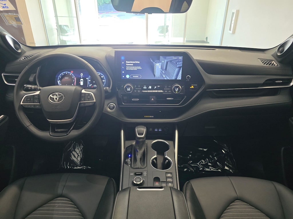Thumbnail: 2025 Toyota Highlander - 10