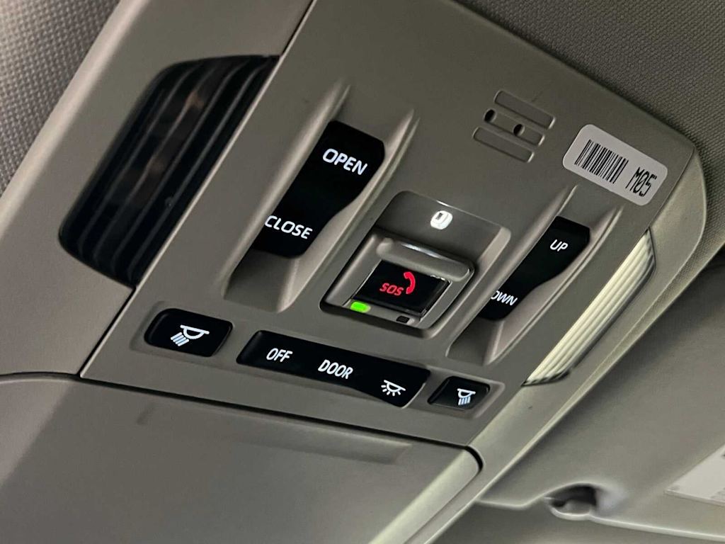 Thumbnail: 2023 Toyota Highlander - 28