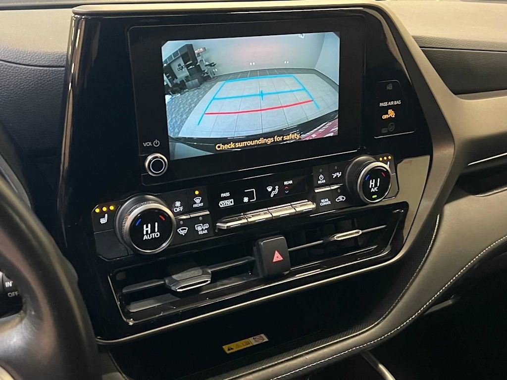 Thumbnail: 2023 Toyota Highlander - 30