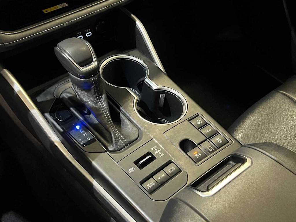 Thumbnail: 2023 Toyota Highlander - 27