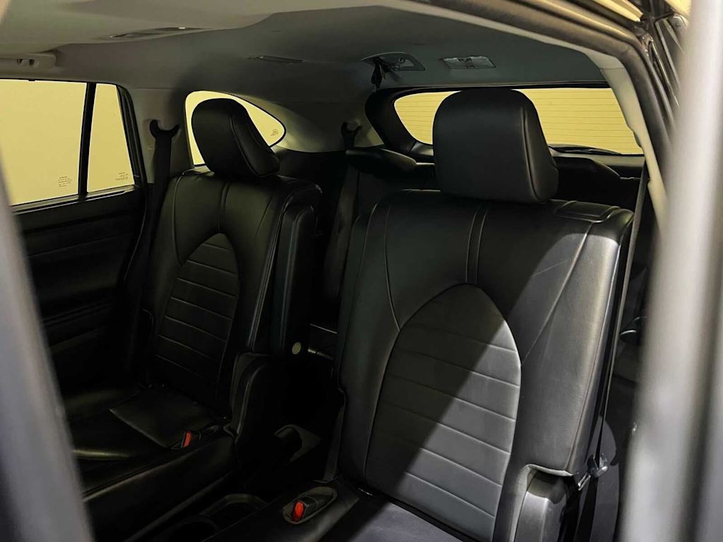Thumbnail: 2023 Toyota Highlander - 12
