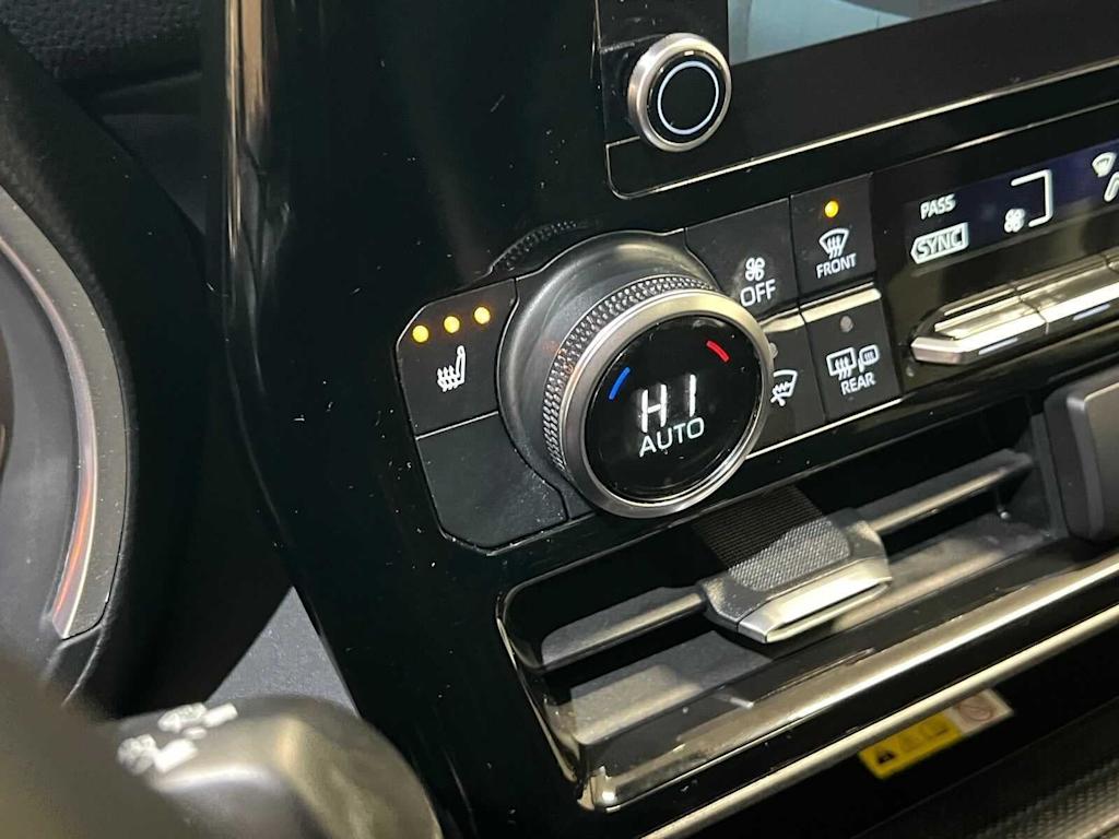 Thumbnail: 2023 Toyota Highlander - 29