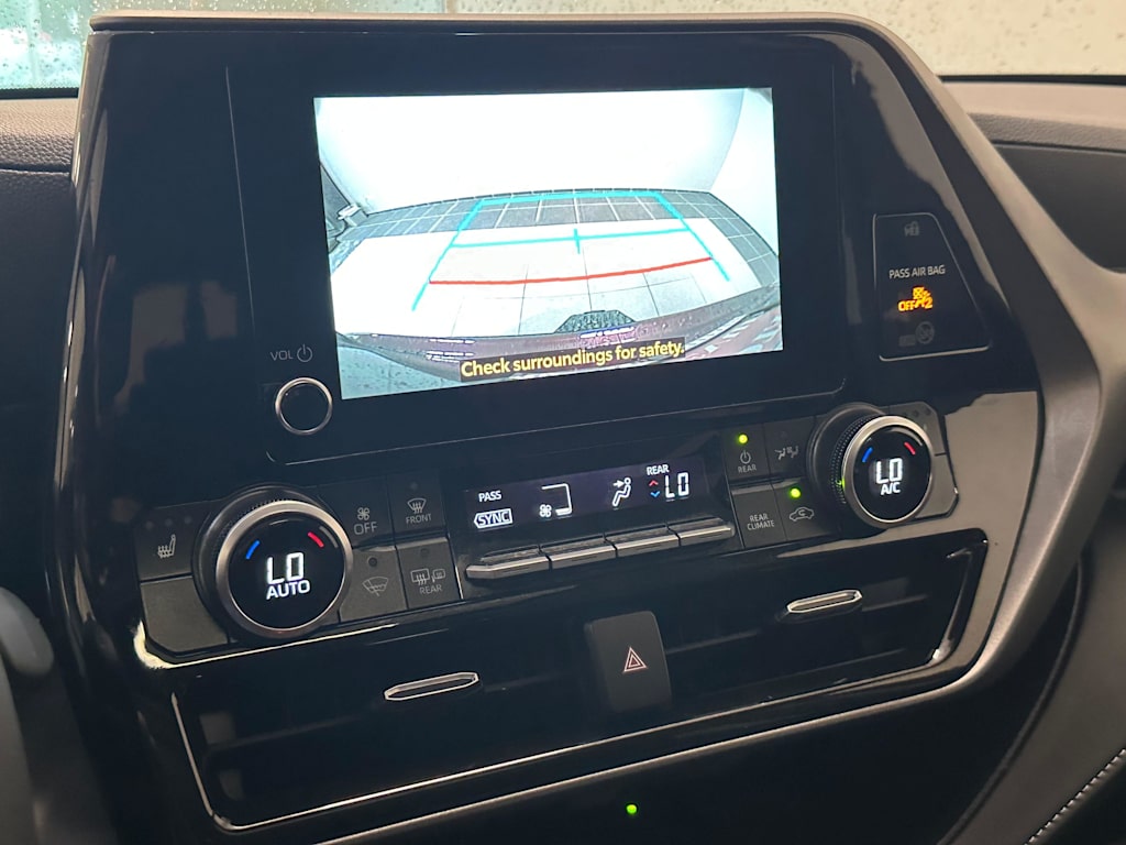Thumbnail: 2025 Toyota Highlander - 16