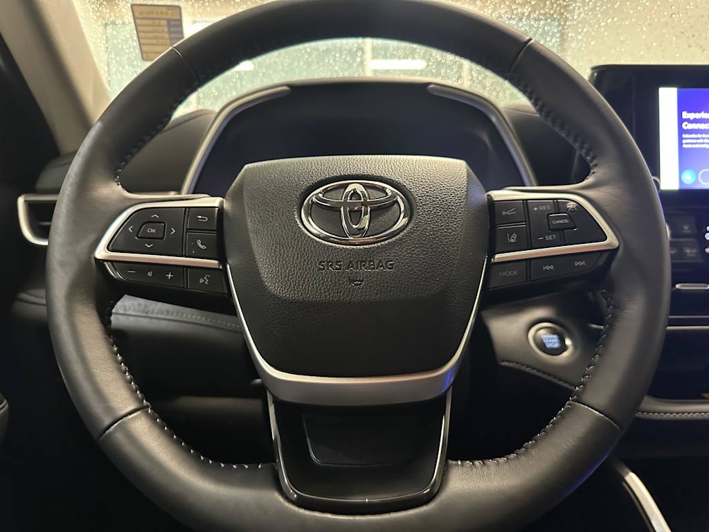 Thumbnail: 2025 Toyota Highlander - 14