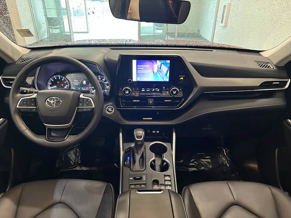 Thumbnail: 2025 Toyota Highlander - 10