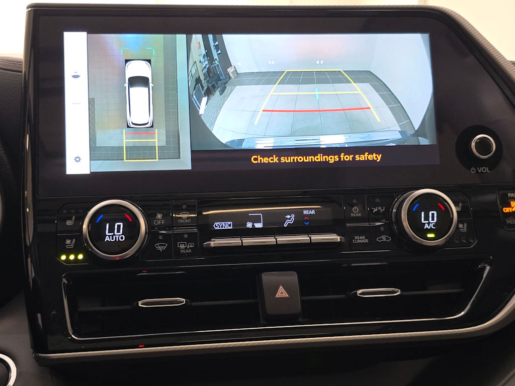 Thumbnail: 2023 Toyota Highlander - 16