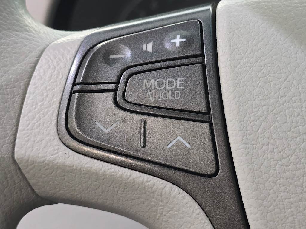 Thumbnail: 2011 Toyota Sienna - 24