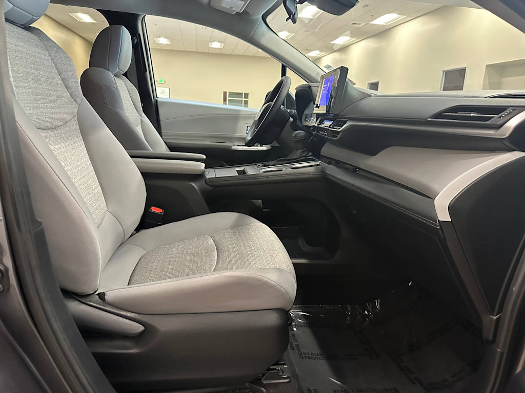 Thumbnail: 2025 Toyota Sienna - 11