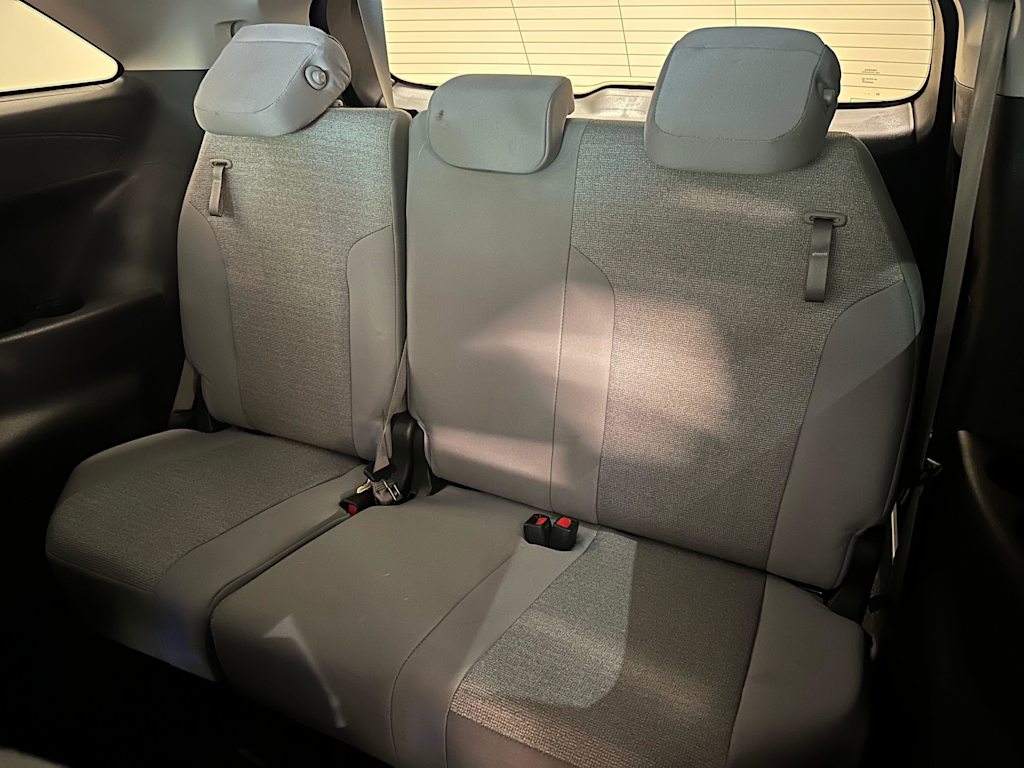 Thumbnail: 2025 Toyota Sienna - 27