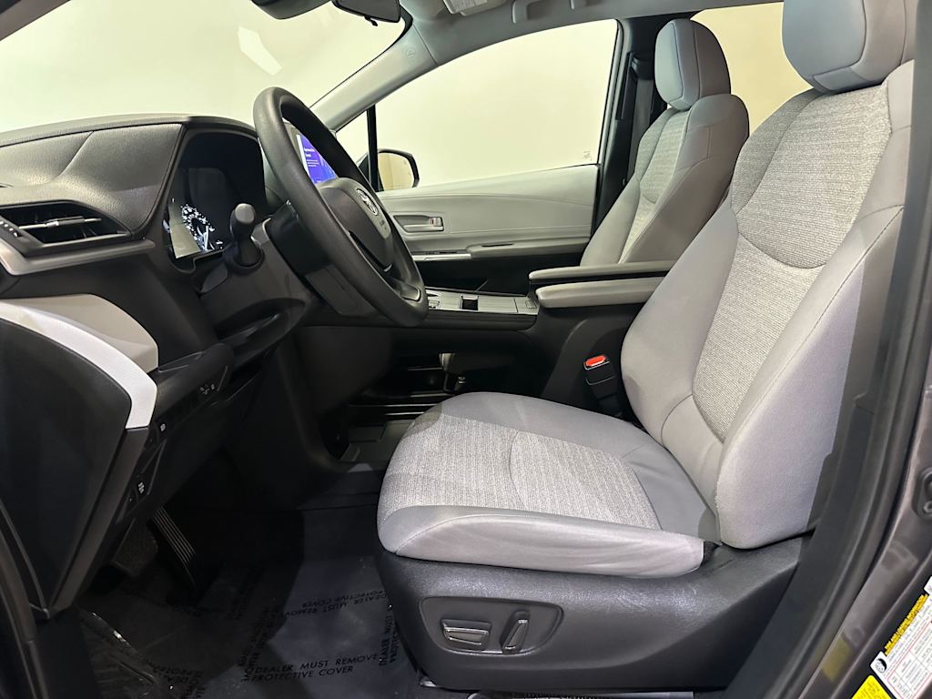 Thumbnail: 2025 Toyota Sienna - 10