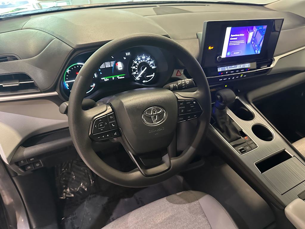 Thumbnail: 2025 Toyota Sienna - 2
