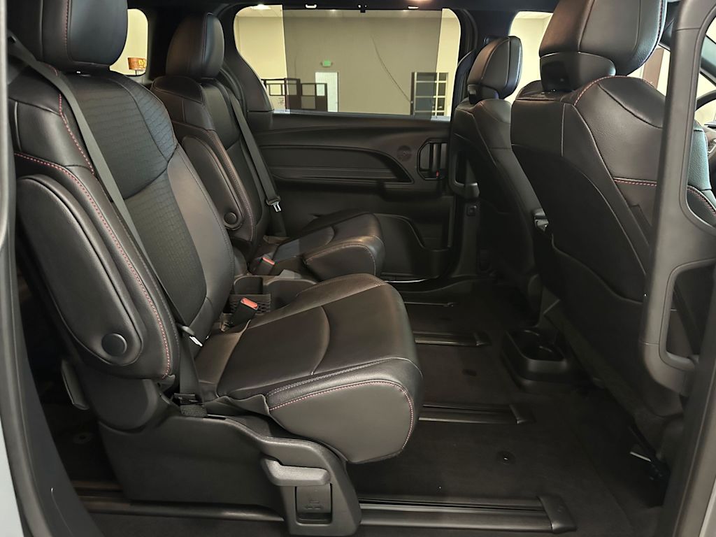 Thumbnail: 2025 Toyota Sienna - 29