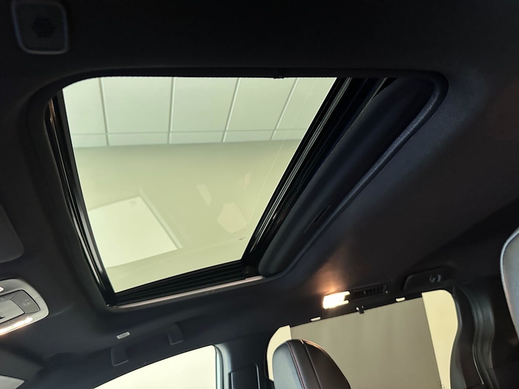 Thumbnail: 2025 Toyota Sienna - 27