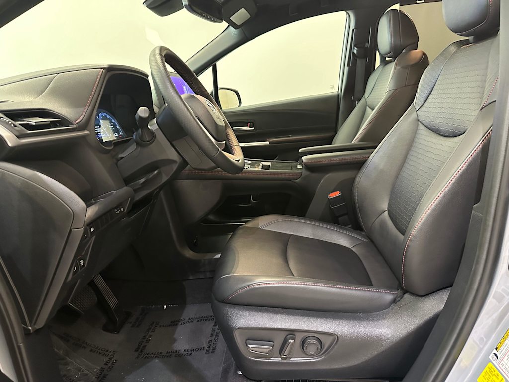 Thumbnail: 2025 Toyota Sienna - 10