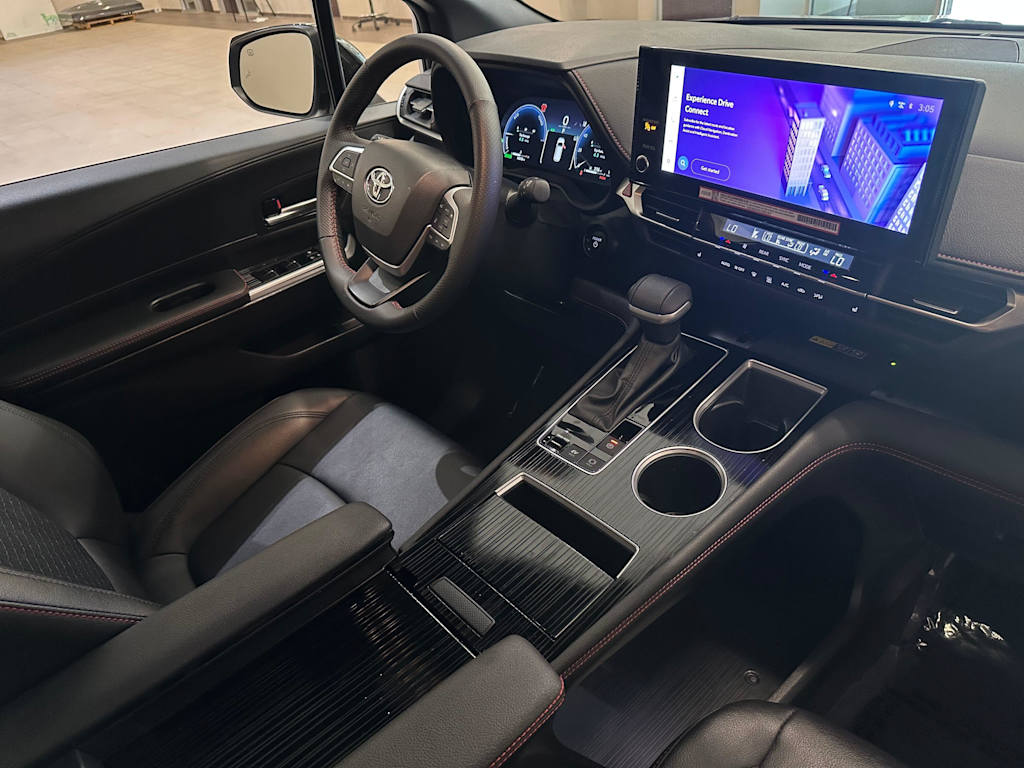 Thumbnail: 2025 Toyota Sienna - 14