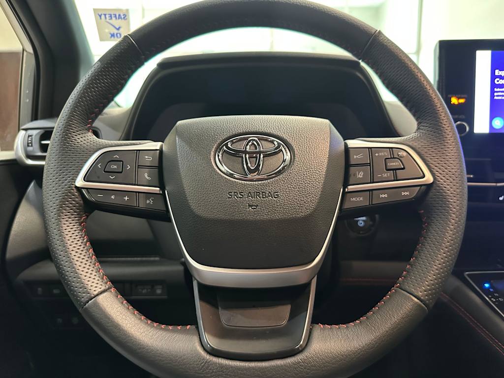 Thumbnail: 2025 Toyota Sienna - 13