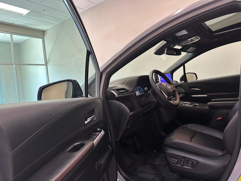 Thumbnail: 2025 Toyota Sienna - 11