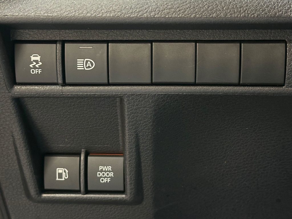 Thumbnail: 2025 Toyota Sienna - 25