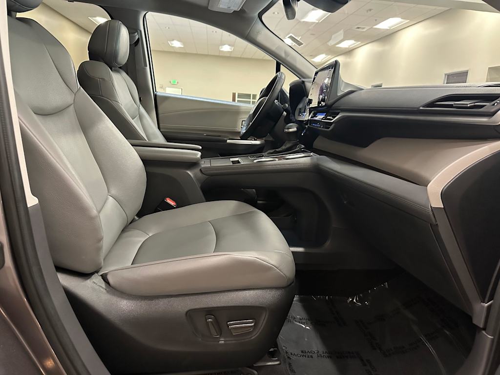Thumbnail: 2023 Toyota Sienna - 30