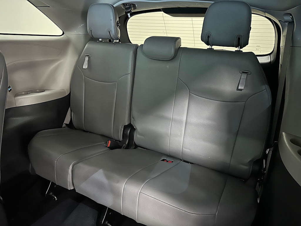 Thumbnail: 2023 Toyota Sienna - 28