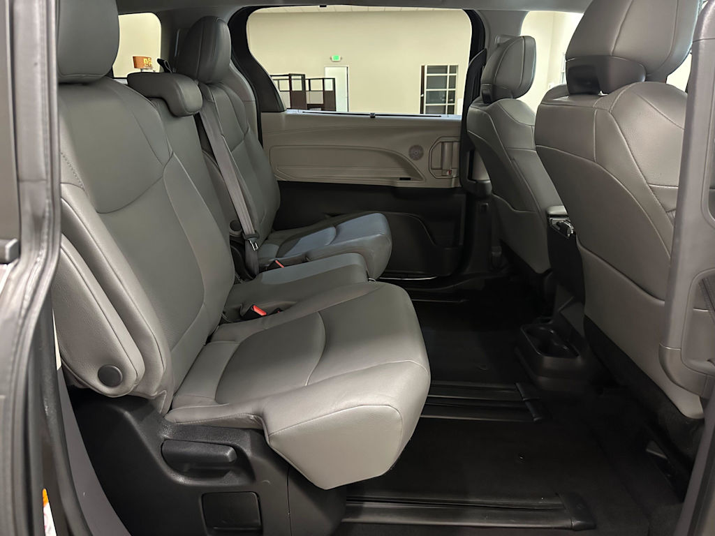 Thumbnail: 2023 Toyota Sienna - 29
